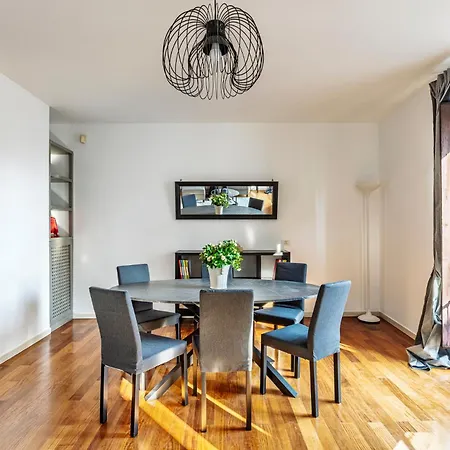 Апартаменты Elegant 2 Bedrooms Near Duomo *