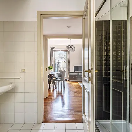 Elegant 2 Bedrooms Near Duomo Апартаменты *