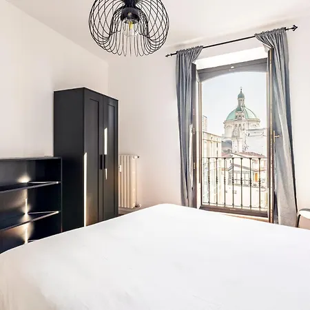 Elegant 2 Bedrooms Near Duomo Апартаменты