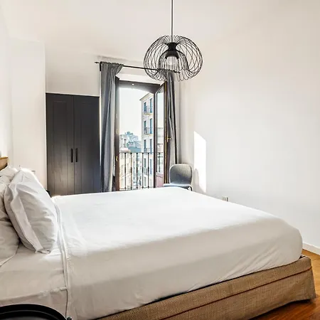 Апартаменты Elegant 2 Bedrooms Near Duomo