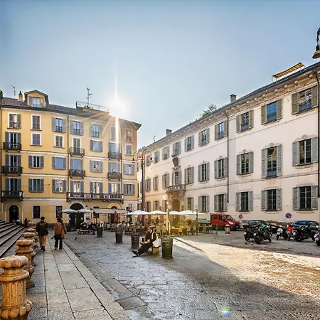 Elegant 2 Bedrooms Near Duomo Милан