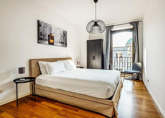 Elegant 2 Bedrooms Near Duomo * Milano