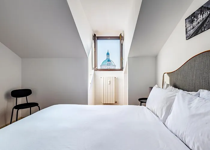 Lejlighed Elegant 2 Bedrooms Near Duomo
