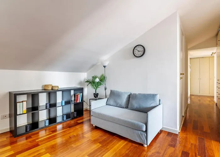 Elegant 2 Bedrooms Near Duomo * Milano