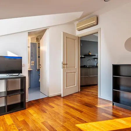 Apartment Elegant 2 Bedrooms Near Duomo Milan